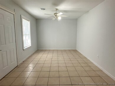 1130 S Elm St, McAlester, OK 74501 - photo 5