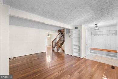 6028 Tree Swallow Ct, Columbia, MD 21044 - photo 5