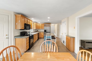 63 Dexter St, Nashua, NH 03060 - photo 7
