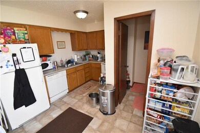 3819 56th St, Des Moines, IA 50310 - photo 6