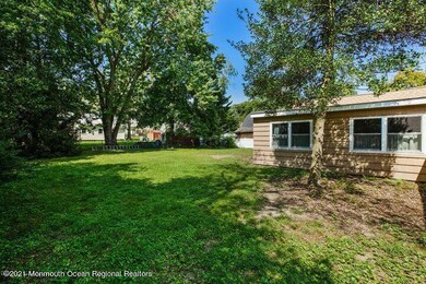 26 Lakeside Dr, Matawan, NJ 07747 - photo 6