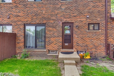 1S134 Holyoke Ln unit G, Villa Park, IL 60181 - photo 4