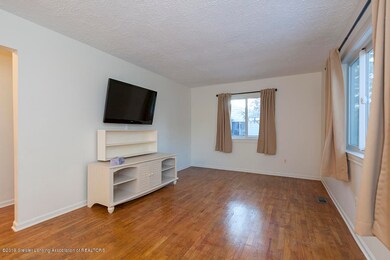Living Room2_1040x