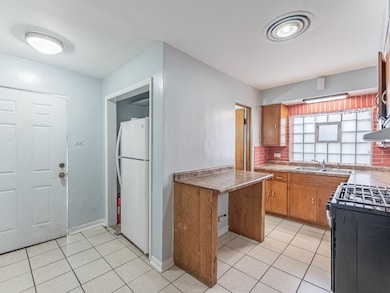 3847 Euclid Ave, Berwyn, IL 60402 - photo 3