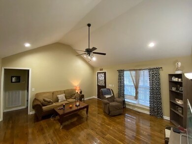 119 Doak St, Shelbyville, TN 37160 - photo 4