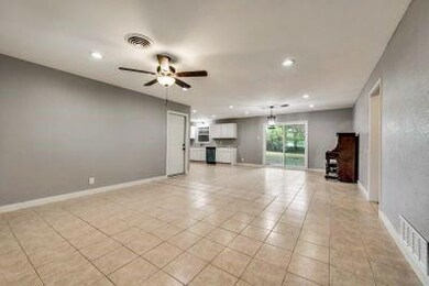 1204 Crestwood Dr, Cleburne, TX 76033 - photo 5