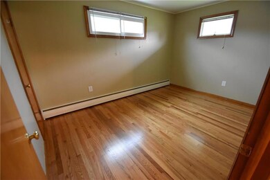 1209 Bayberry Rd, Pen Argyl, PA 18072 - photo 2