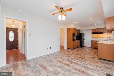 12107 Rockledge Dr, Bowie, MD 20715 - photo 4