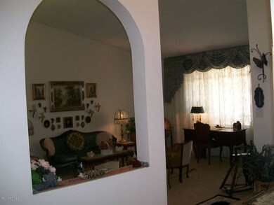Lovely arch to living room