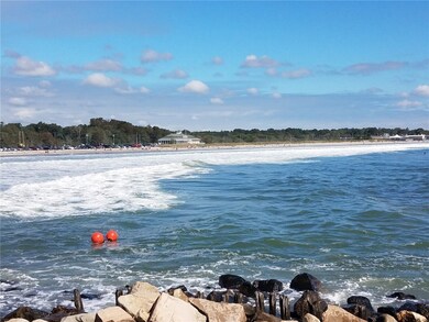 106 Robinson St, Narragansett, RI 02882 - photo 3