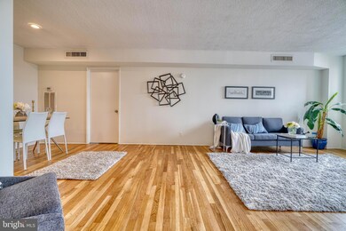 St. Paul at Chase Condominiums unit 1706, Baltimore, MD 21202 - photo 4