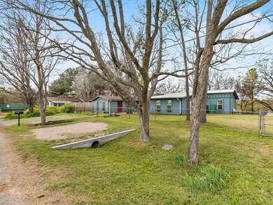 2224 Long Creek Ct, Granbury, TX 76049 - photo 2