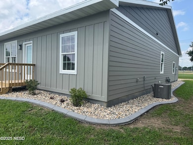 1819 4th Ave SW, Watertown, SD 57201 - photo 2