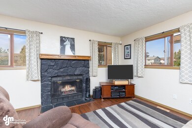 Living Room 20190705-DW-40557-FULL