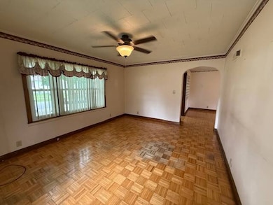 902 S 5th St, Monmouth, IL 61462 - photo 5