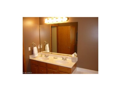 9542 Amberwood Ct, Broadview Heights, OH 44147 - photo 7