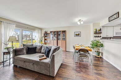 1783 Grove Ave unit 79B178, Schaumburg, IL 60193 - photo 6