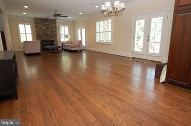 2108 Reynolds St, Falls Church, VA 22043 - photo 4