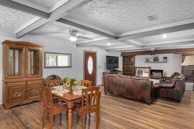 871 E Aquarius Ct, Granbury, TX 76049 - photo 7