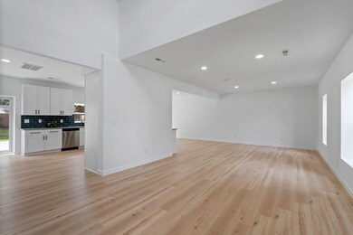 2-web-or-mls-CoastalRephoto-3285_Pending