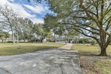 811 Kip Ln, Pinehurst, TX 77362 - photo 2