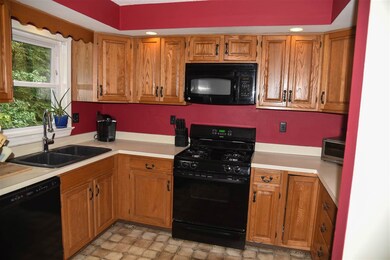 9 Walnut Cir, Merrimack, NH 03054 - photo 4