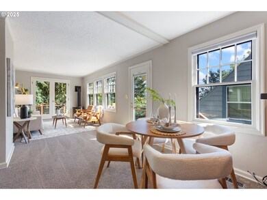 1027 SW Grover St, Portland, OR 97239 - photo 6