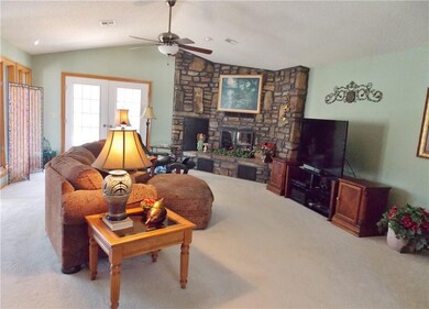 8 Wandsworth Dr, Bella Vista, AR 72715 - photo 7