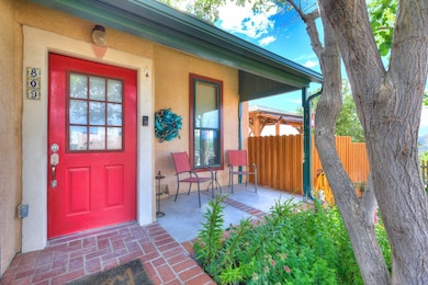 exterior 04 front porch