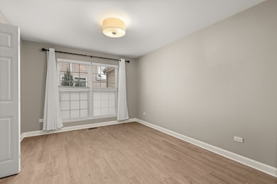 754 Rockhurst Rd, Bolingbrook, IL 60440 - photo 4