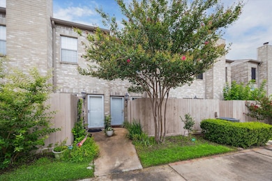 2898 Holly Hall St unit 2898, Houston, TX 77054 - photo 3