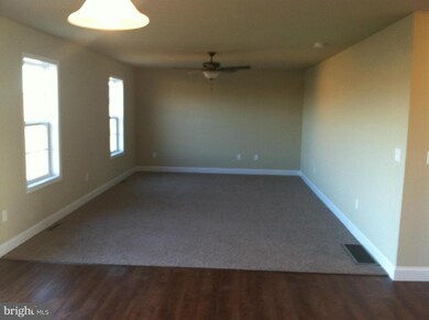 1325 Emilys Ct, Greencastle, PA 17225 - photo 3