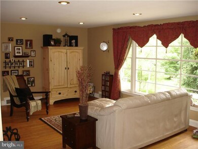 511 Avondale Rd, Wallingford, PA 19086 - photo 6