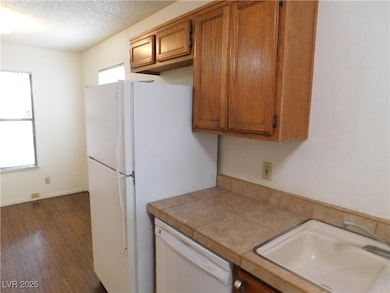 7025 Pindarri Way, Las Vegas, NV 89145 - photo 5