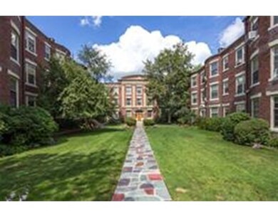 141 Beaconsfield Rd unit 4, Brookline, MA 02445 - photo 2