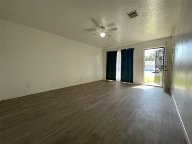 7115 Kingsway Dr, Houston, TX 77087 - photo 4