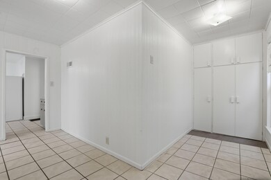 1109 E 2nd St, Muscatine, IA 52761 - photo 5