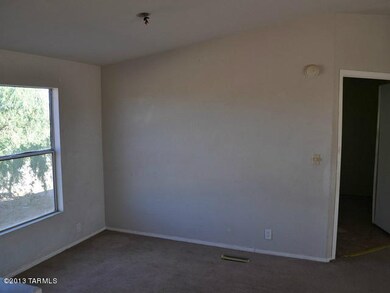 022-192964 DINING 1