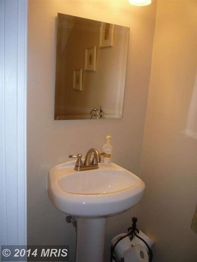 2479 Vineyard Ln, Crofton, MD 21114 - photo 4