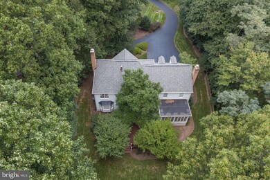 12400 Macao Ct, Herndon, VA 20171 - photo 3