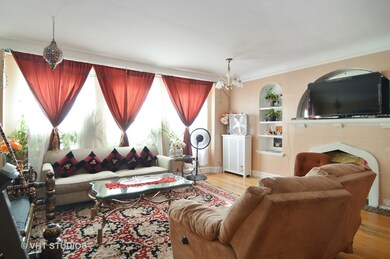 6111 N Fairfield Ave, Chicago, IL 60659 - photo 2