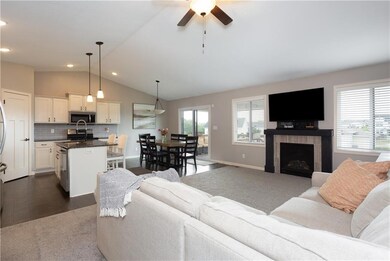 1404 Evans View Dr, Adel, IA 50003 - photo 4