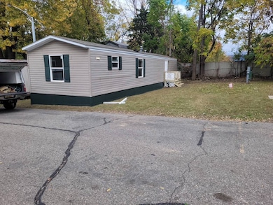 3170 Orchard Lake Rd unit 23, Keego Harbor, MI 48320 - photo 5