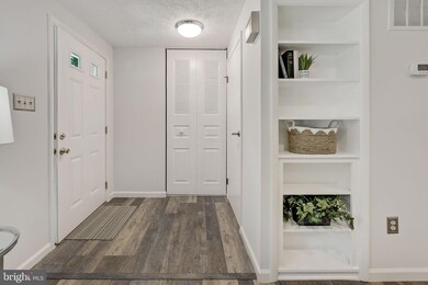 11520 Underoak Ct, Reston, VA 20191 - photo 3