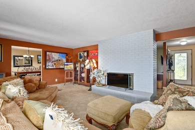 183 NE Scenic Dr, Grants Pass, OR 97526 - photo 5