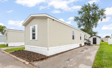 3510 N 9th St unit 317, Carter Lake, IA 51510 - photo 2