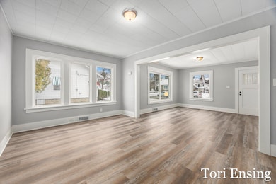 210 W Division-06