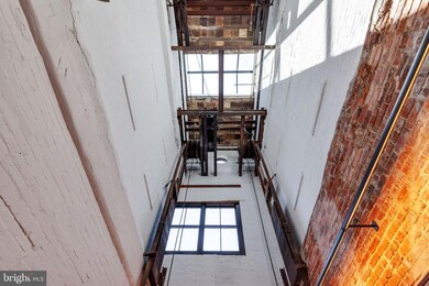 Chapman Stables unit 232, Washington, DC 20001 - photo 2