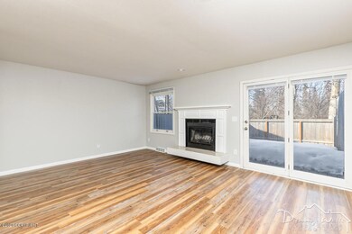 Living Room-20200403-3094