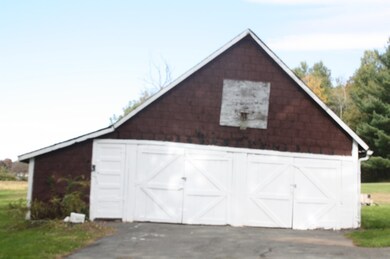 69 Graves St, South Deerfield, MA 01373 - photo 4